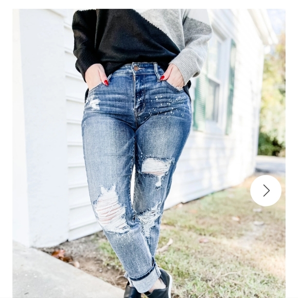 Judy Blue (THE BEST) Bleach splash Boyfriend Jeans - Picture 5 of 11